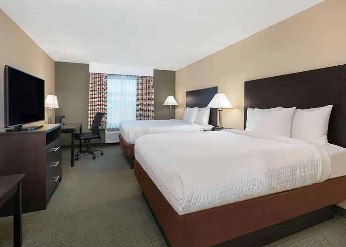 Days Inn & Suites By Wyndham Florence/Jackson Area