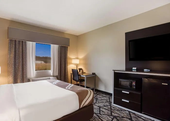 Quality Inn & Suites Pearl-Jackson